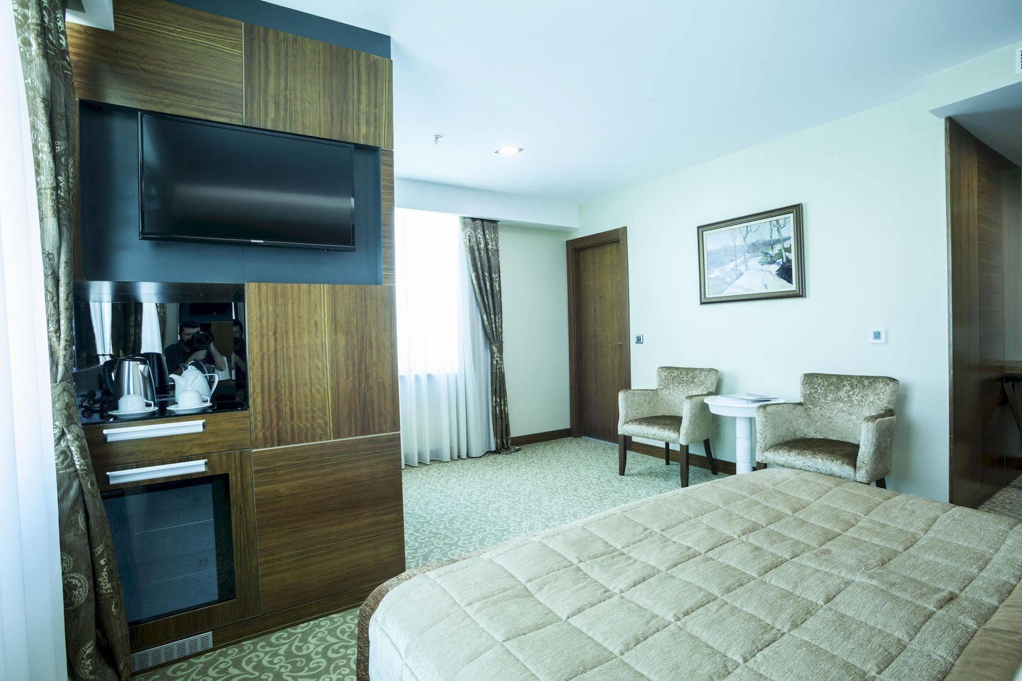 Vivaldi Ce Gold Hotel Анкара Екстериор снимка